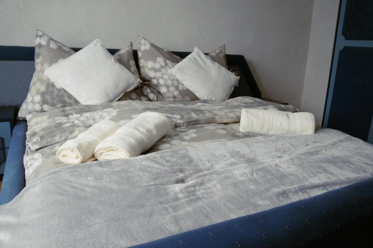 Guest House Lona Golubac Exterior foto