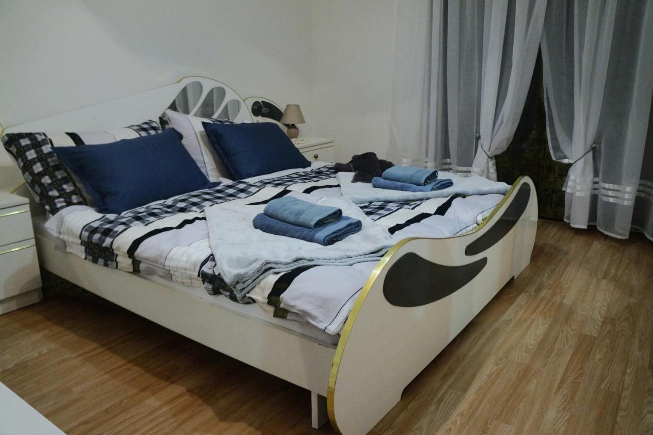 Guest House Lona Golubac Exterior foto