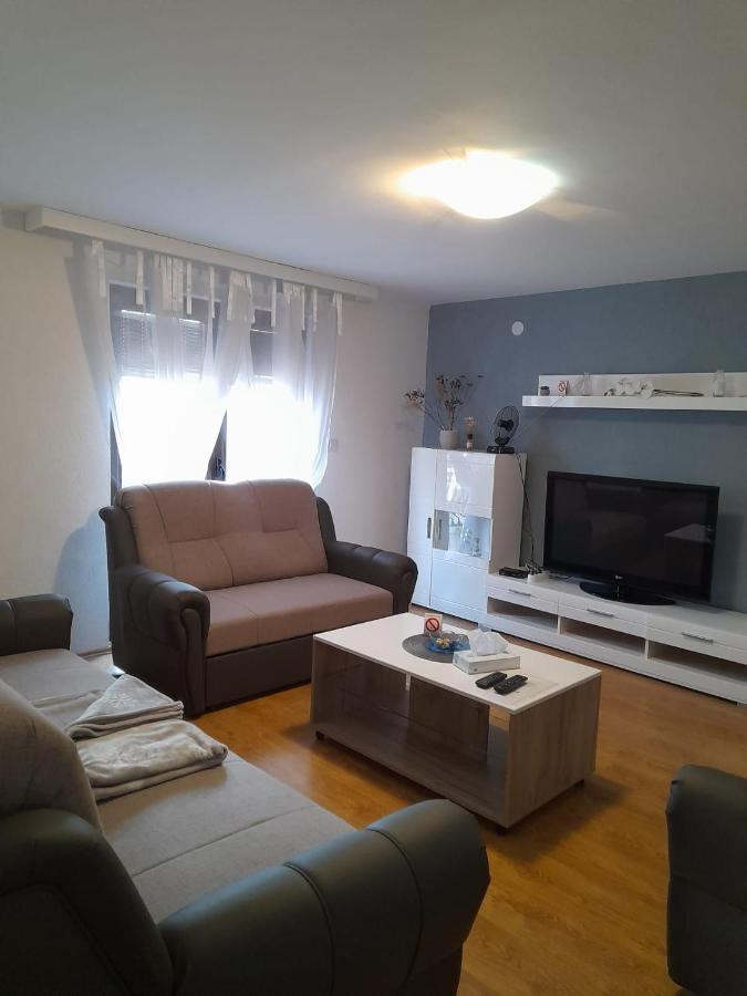 Guest House Lona Golubac Exterior foto