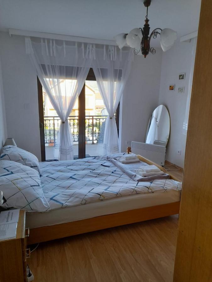 Guest House Lona Golubac Exterior foto